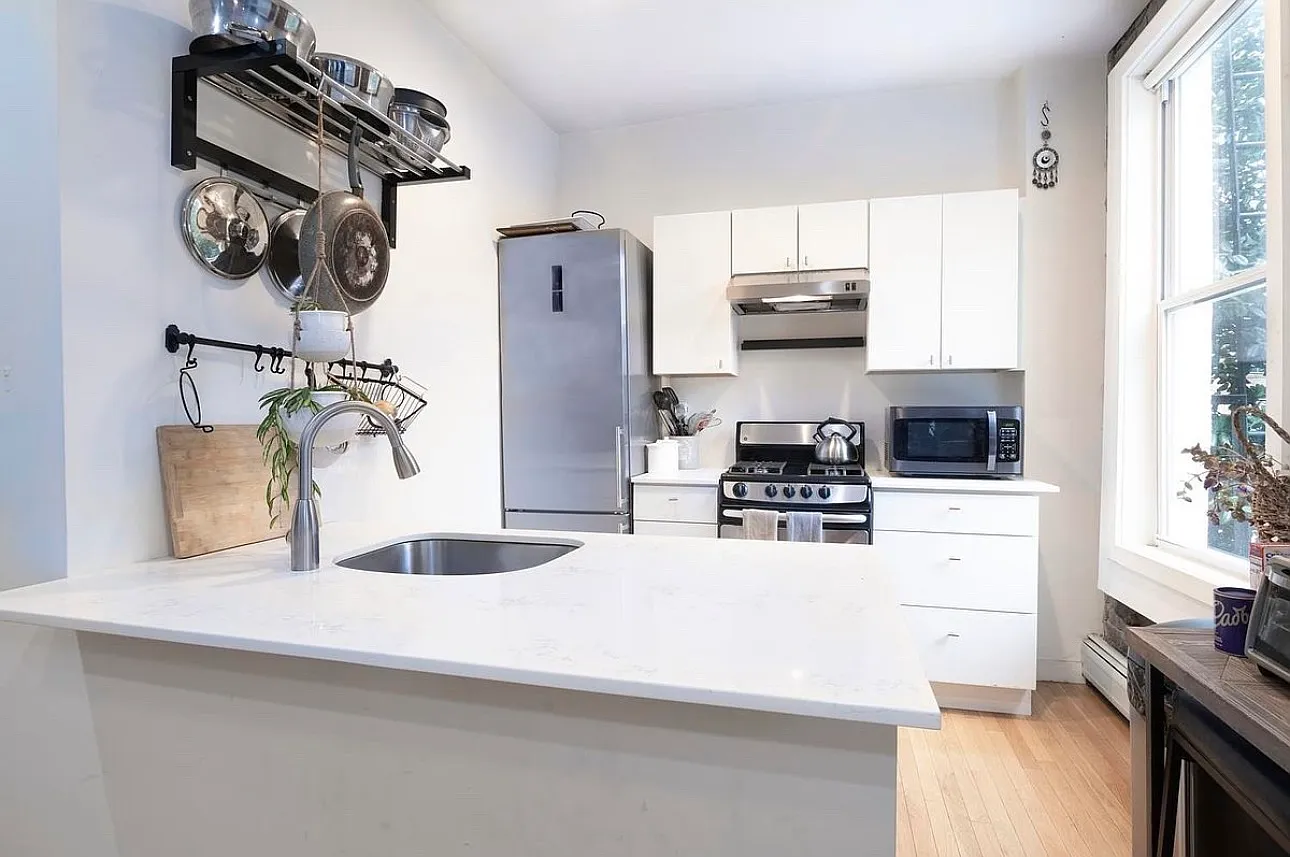 2 bed, $2,400 — Photo 1
