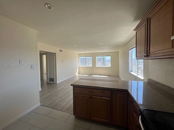 2nd image of 899 Hillside Blvd APT 6