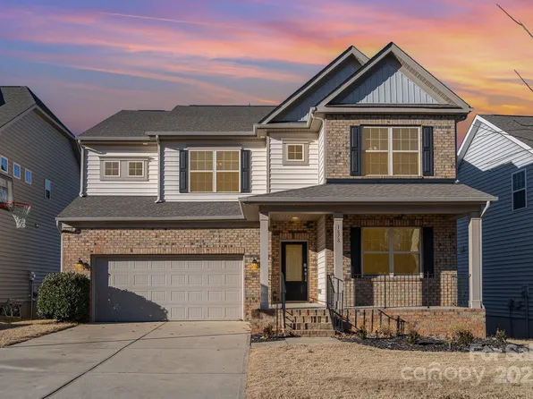 1878 Sapphire Meadow Dr, Fort Mill, SC 29715