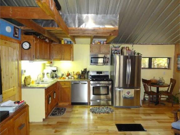 2nd image of 1104 Roughshod Hollow Rd