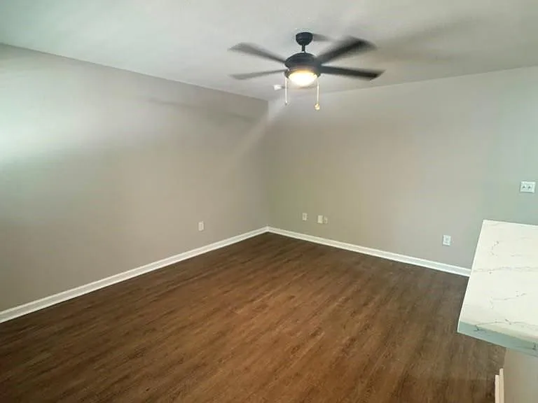 1225 W 25th St #3 — Photo 11