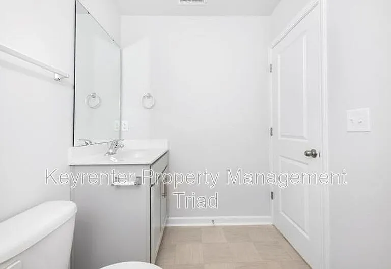 1122 Banworth Ct — Photo 16
