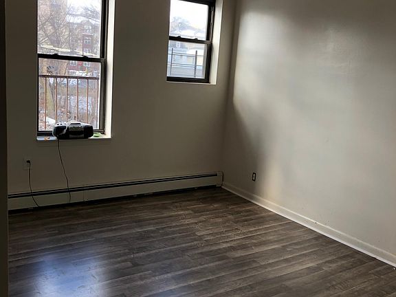 5th image of 213 Ashburton Ave #2