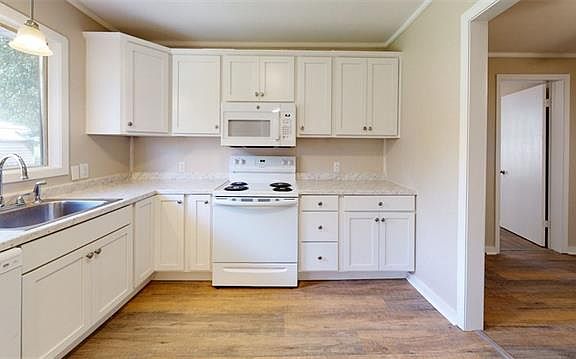 4th image of 511 Fairview St