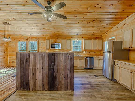 5th image of 810 Layman Dr