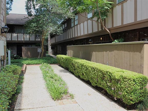 3rd image of 2574 Marilee Ln APT 17