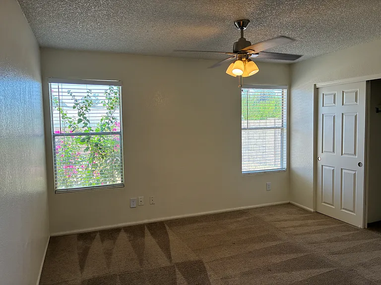 5637 W Yucca St — Photo 15