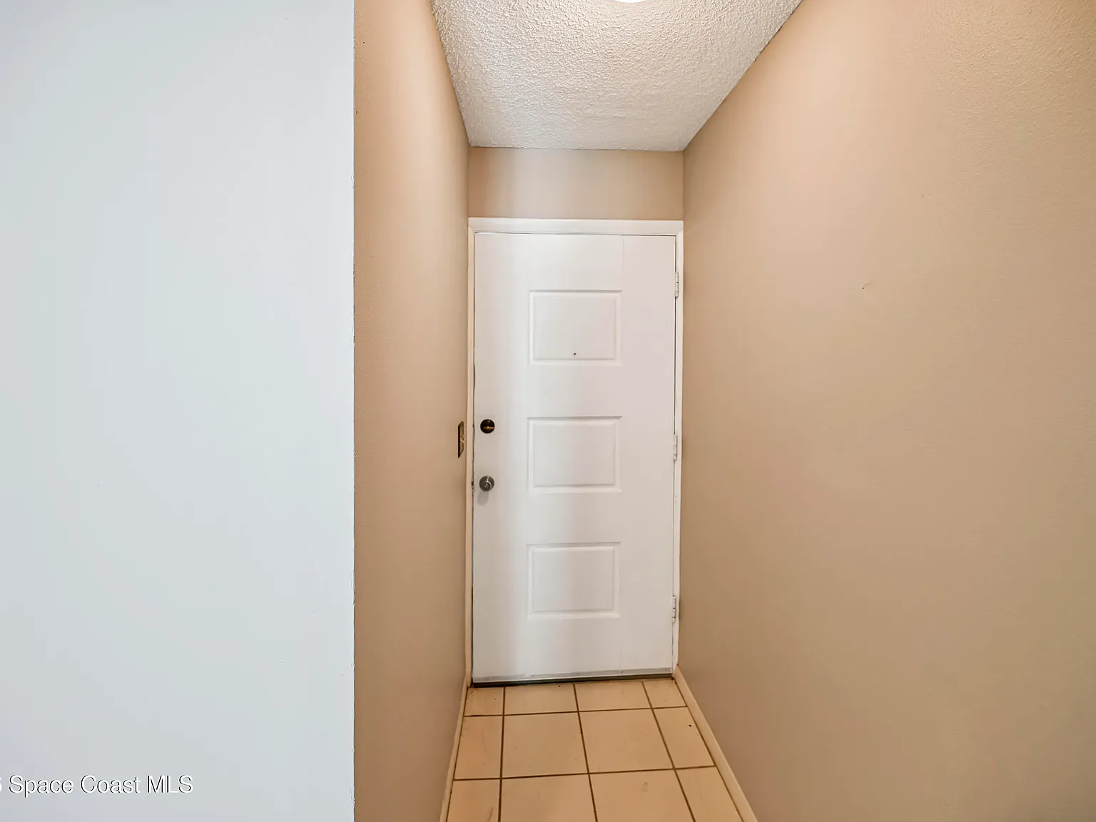190 Paradise Blvd — Photo 3