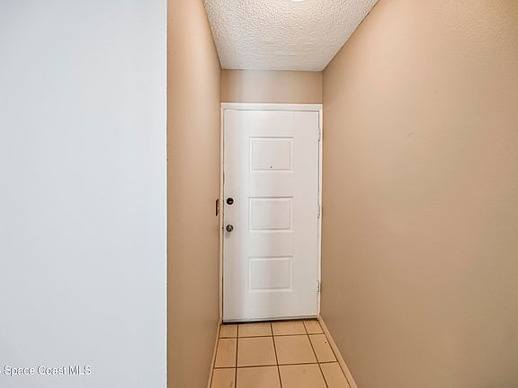 3rd image of 190 Paradise Blvd #1909