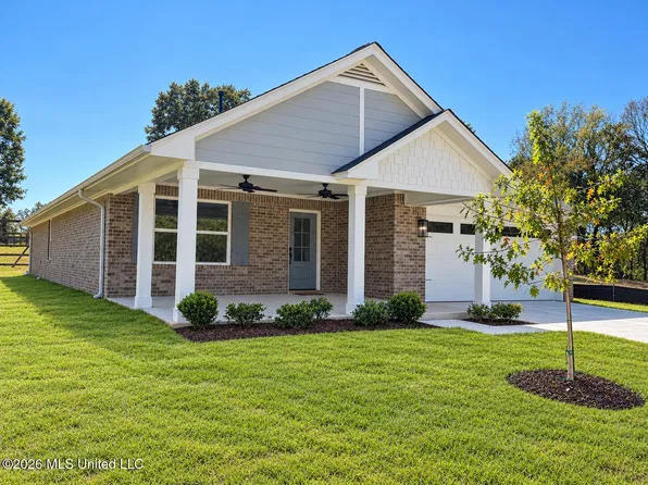 8971 Jackson Ln, Olive Branch, MS 38654