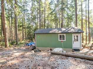 142 E Henni Rd, Oak Harbor, WA 98277