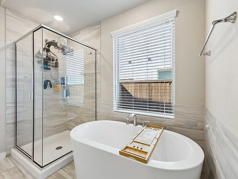 2321 Green River Rd — Photo 19