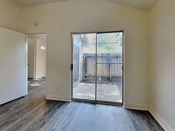 3rd image of 20602 Sycamore Crest Ln