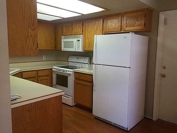 3rd image of 1819 Plum Ct #C