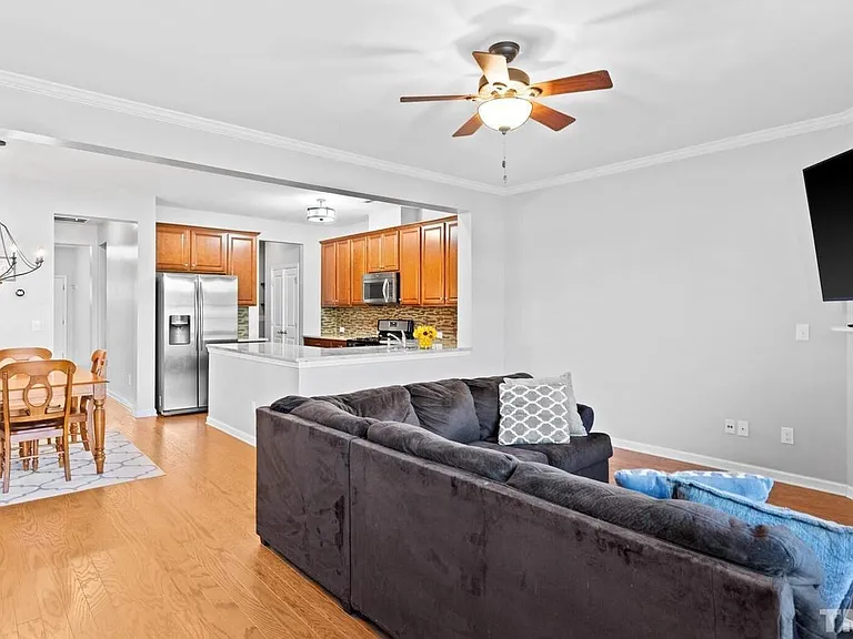 2438 Baslow Dr — Photo 12