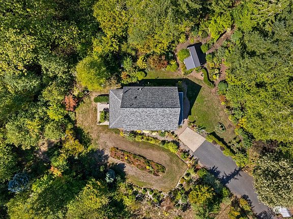 2nd image of 171 Wildrose Drive