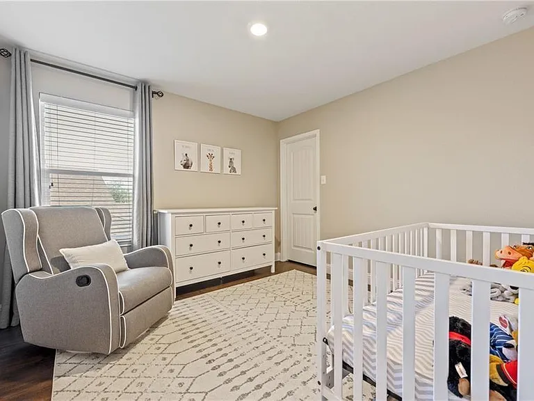 1524 Uhland Dr — Photo 19