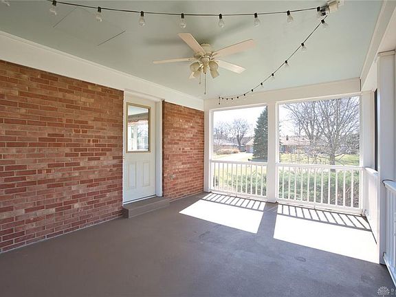 5th image of 855 Hyde Park Dr