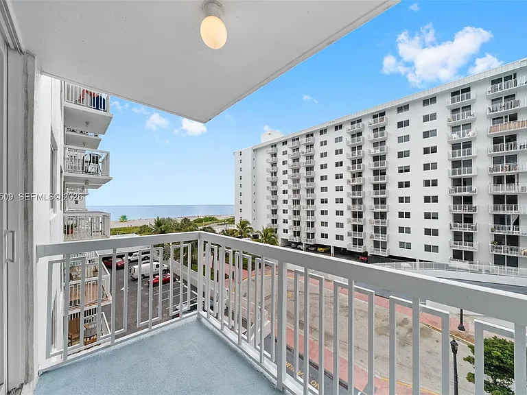 401 Ocean Dr #509 — Photo 17