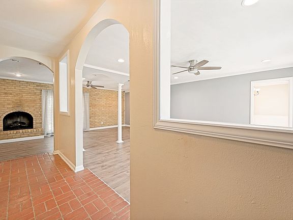 4th image of 1717 Hillcrest Dr