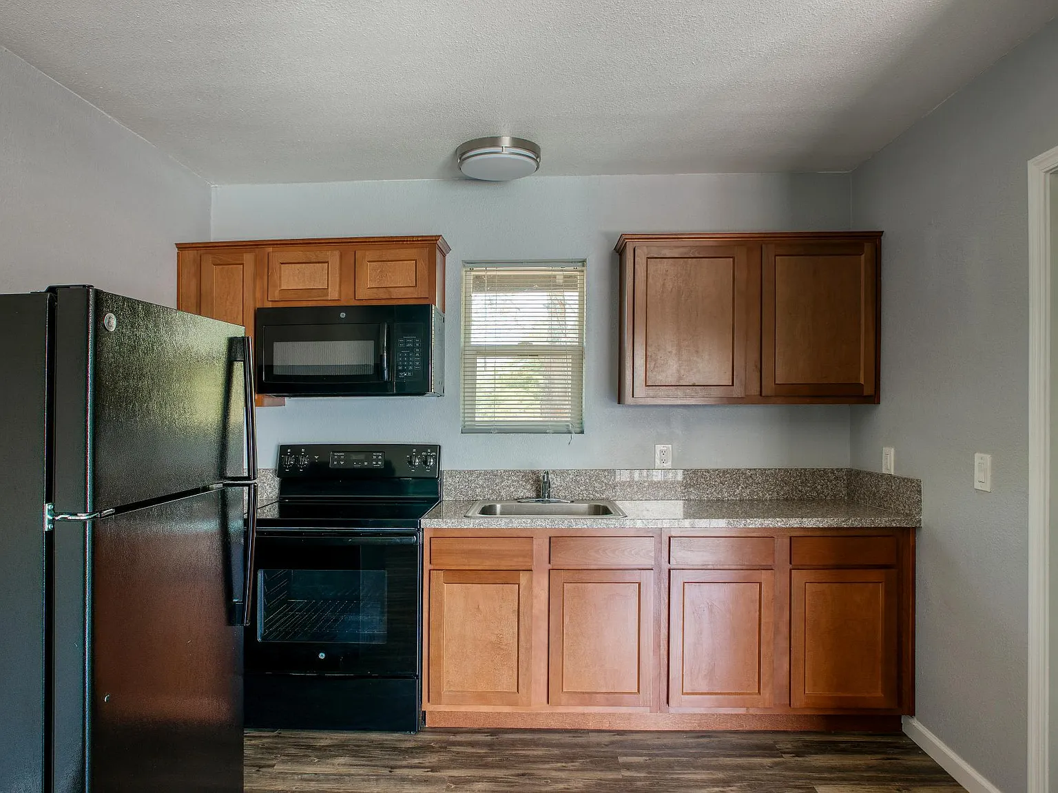 Studio, 375 sqft, $875 — Photo 3