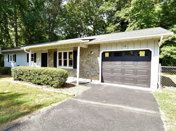 18 Stoney Nob Dr, Hendersonville, NC 28792