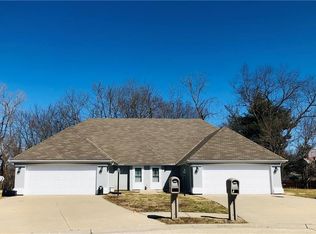4611 Hunters Glen Dr, Saint Joseph, MO 64506