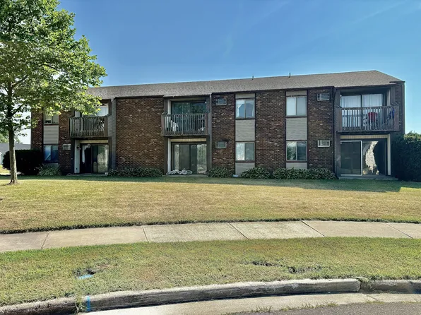 1126 Country Ln, Holland, MI