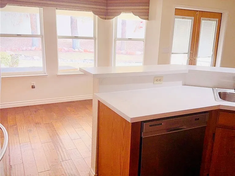 8405 Justine Ct — Photo 6