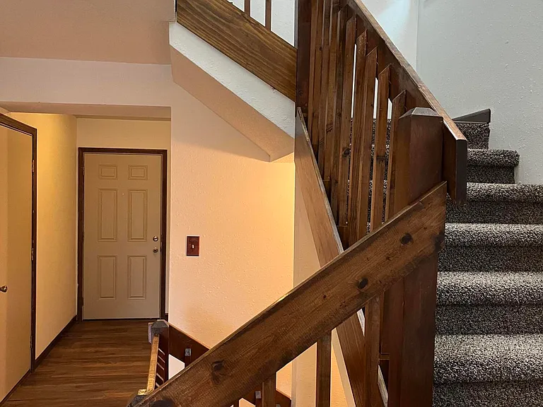 447 Foxfire Dr — Photo 3