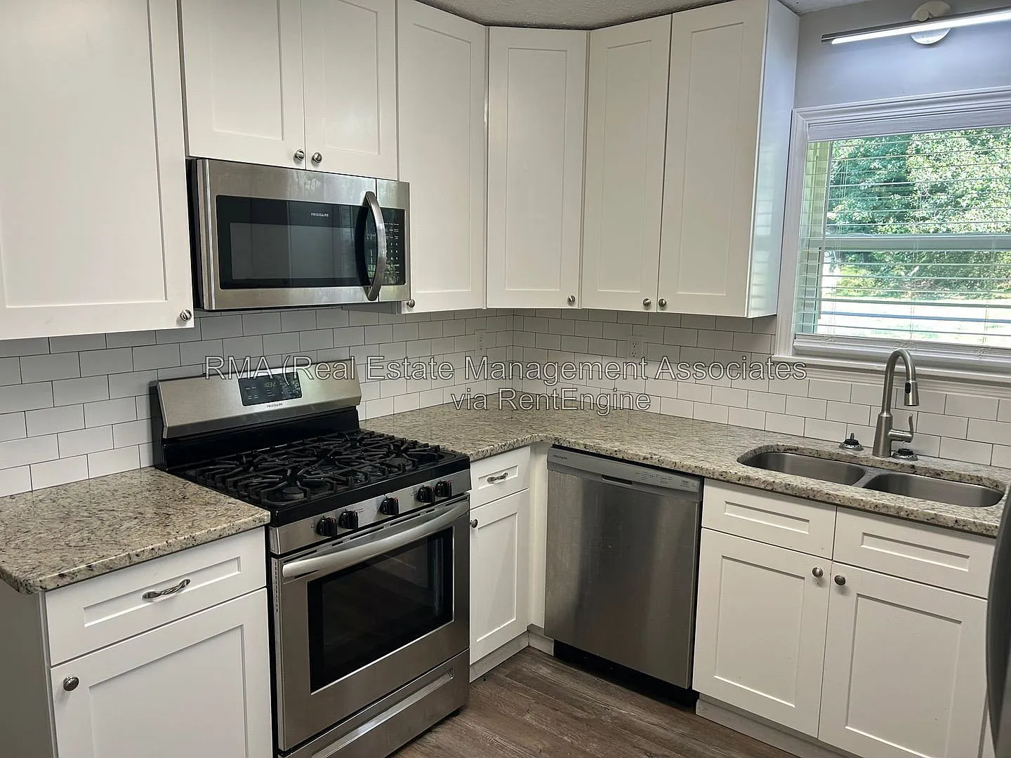 3 bed, 2.0 bath, 1200 sqft, $1,750 — Photo 3