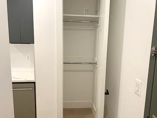 Rented by Starts New York Realty LLC | media 18