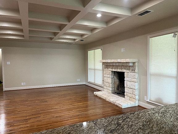 High ceilings with candy box detailing.