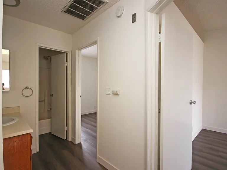 72 S Greenwood Ave #10 — Photo 10