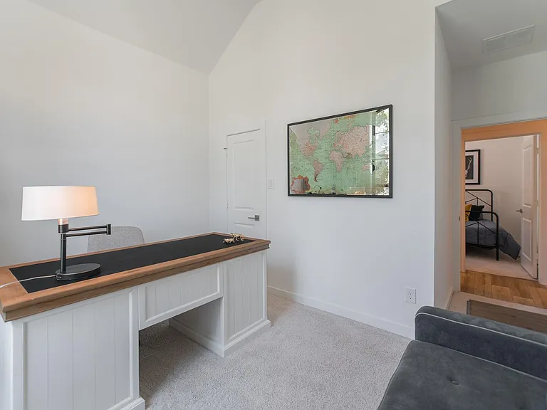 427 Boggy Belt Ln — Photo 38