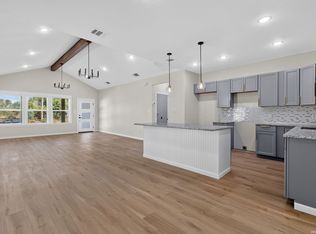 506 Hickory St, Jourdanton, TX 78026