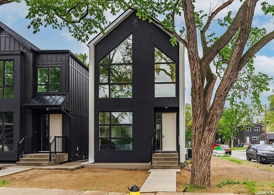 1st image of 1139 13th STREET E