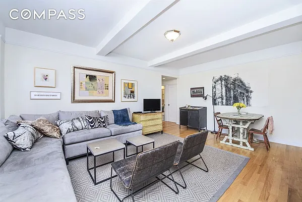 Rented by Compass | media 23