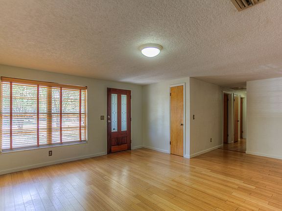 5th image of 10108 N Oakleaf Ave
