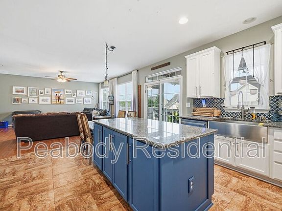 3rd image of 753 Bonnie Ridge Dr NE