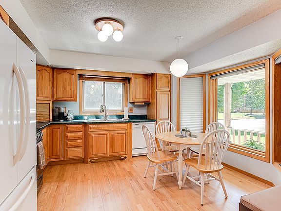 3rd image of 149 Wildflower Dr