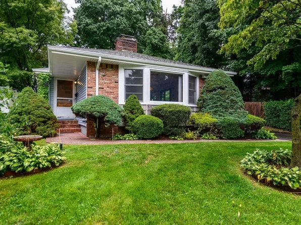 37 Cedar Avenue, Locust Valley, NY 11560