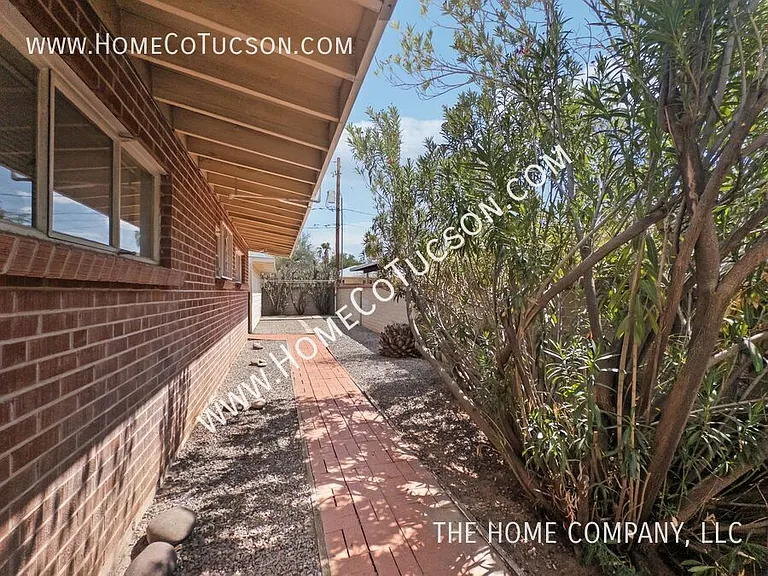 3236 E Hawthorne St — Photo 24