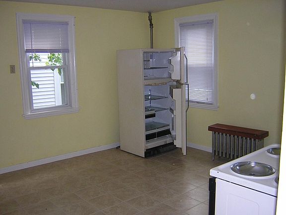 Kitchen right side