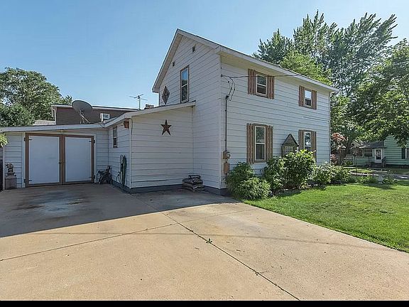 Exterior Garage View