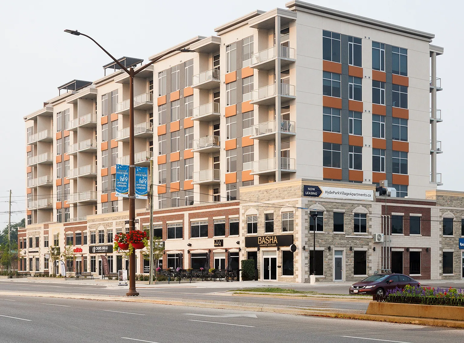 1600 Hyde Park Village Apartments — Photo 4