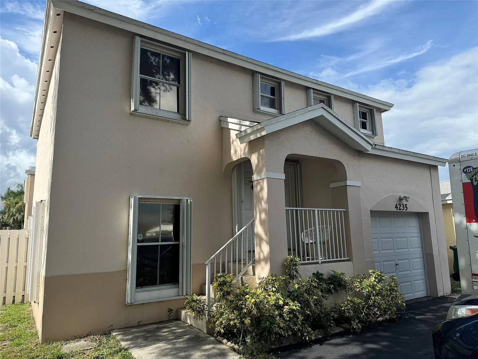 3 bed, 2.5 bath, 1500 sqft, $3,000 — Photo 1