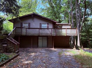 8908 Crest Dr, Fairview Heights, IL