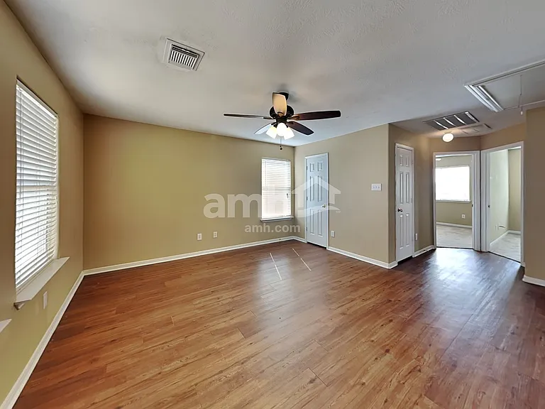 8002 Ginger Park Dr — Photo 10
