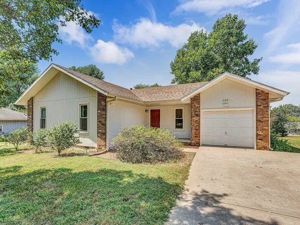605 Daniel Lane, Willard, MO 65781